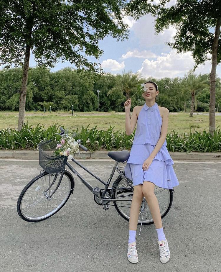 Mỹ nhân Việt hack tuổi nhờ công thức mix đồ trendy với tất cao cổ-2