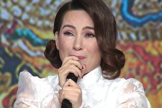 Phi Nhung mượn lời bài hát đáp trả khi bị khán giả đồng loạt quay lưng