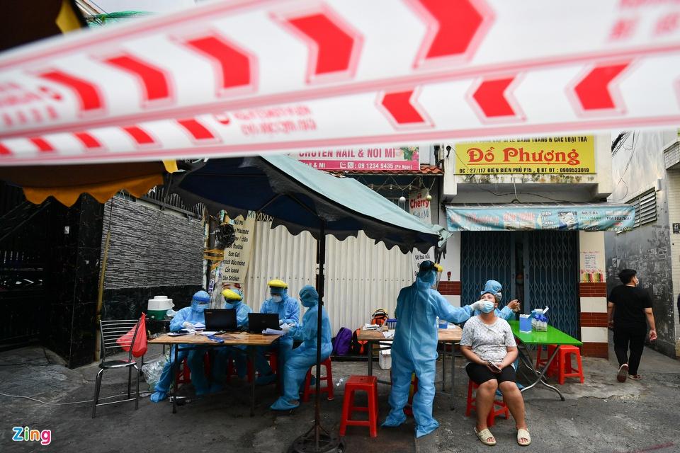 TP.HCM cần tính việc điều trị F0 tại nhà khi có trên 10.000 ca nhiễm-2