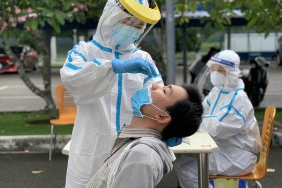 'TP.HCM cần tính việc điều trị F0 tại nhà khi có trên 10.000 ca nhiễm'