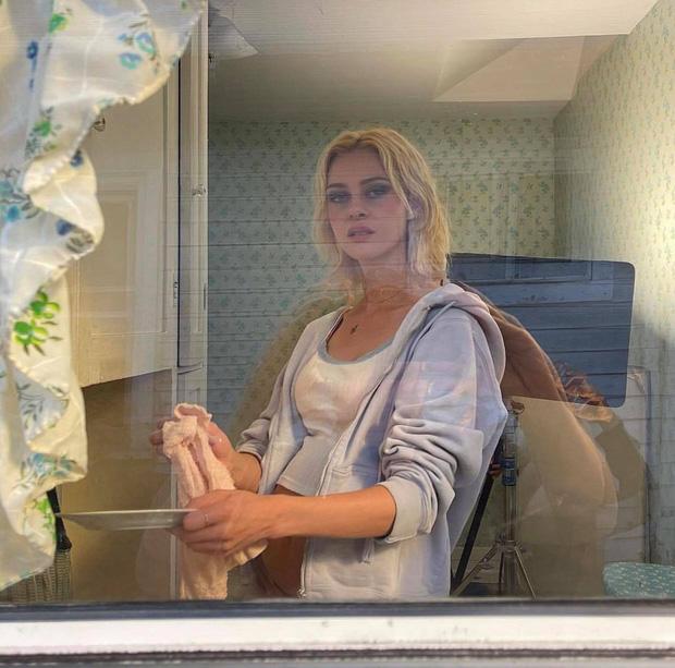 Brooklyn Beckham sắp có con ở tuổi 22 vì hôn thê bụng bầu vượt mặt?-1