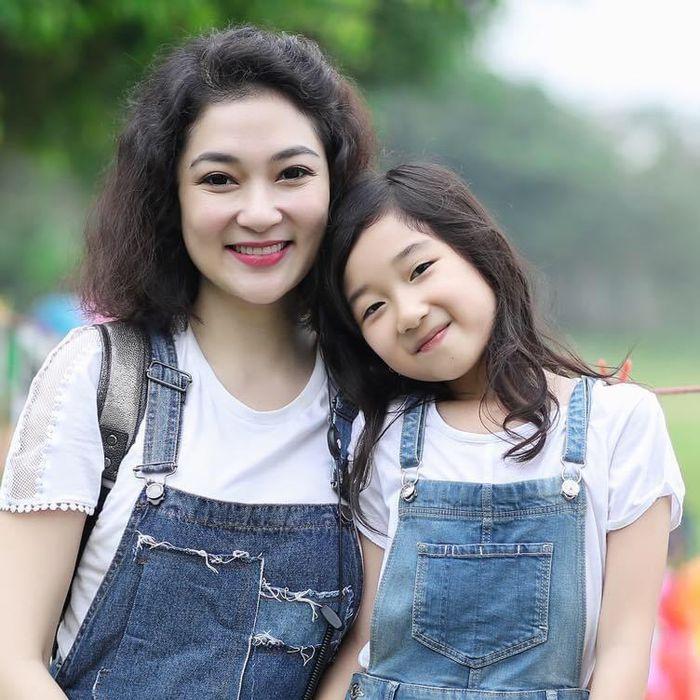 Con gái Hoa hậu Nguyễn Thị Huyền catwalk lần đầu điêu luyện ăn đứt mẹ-5