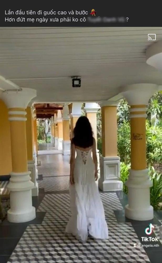 Con gái Hoa hậu Nguyễn Thị Huyền catwalk lần đầu điêu luyện ăn đứt mẹ-1