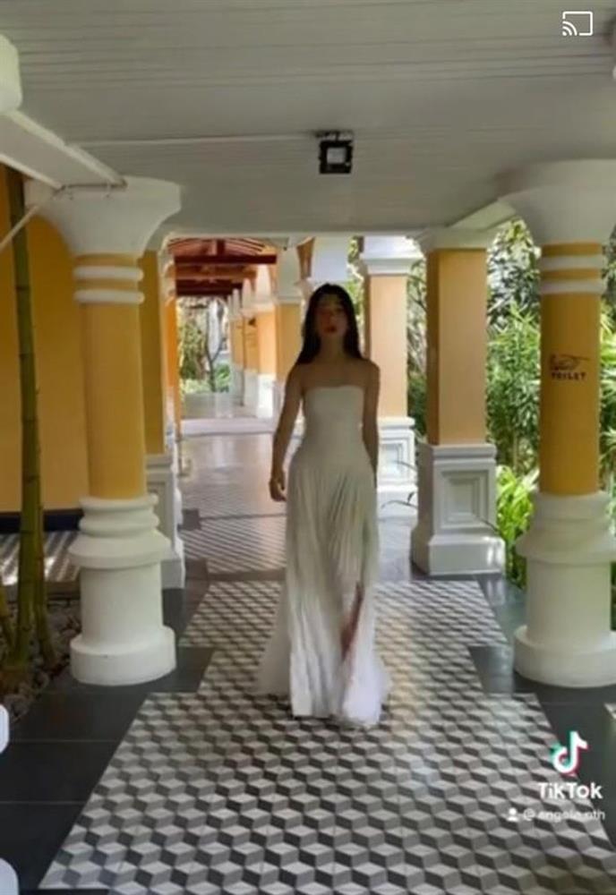 Con gái Hoa hậu Nguyễn Thị Huyền catwalk lần đầu điêu luyện ăn đứt mẹ-2