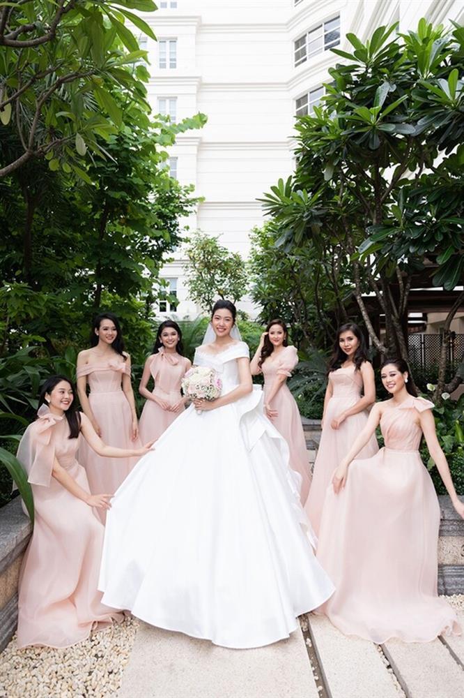 Khi các nàng hậu Việt làm phù dâu, cô dâu thấp thỏm vì sợ bị chiếm sóng-8