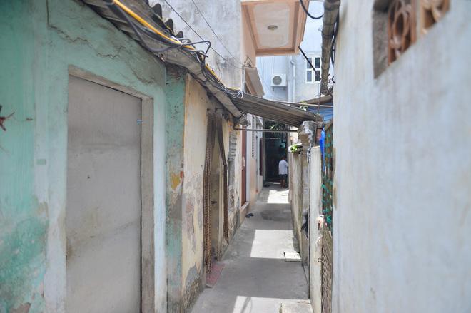 Vợ người thợ xây đỡ bé gái rơi từ tầng 2: Anh ấy bảo không cứu thì ân hận-2