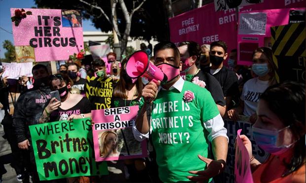 Taylor Swift bị chỉ trích vì không lên tiếng ủng hộ Britney Spears-1