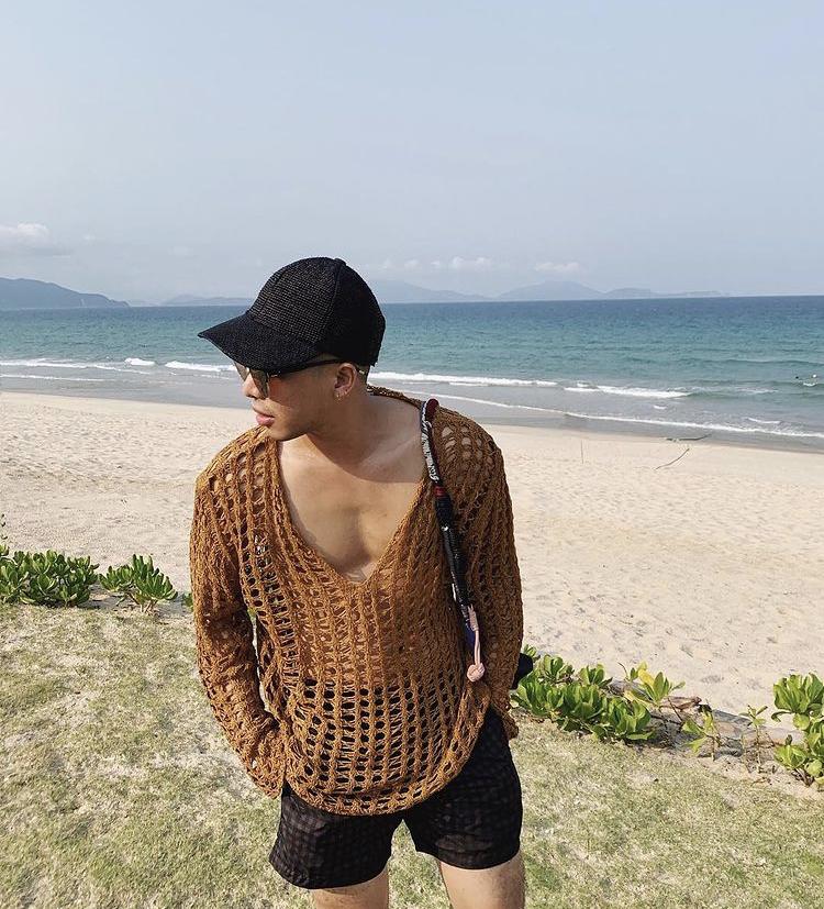 Stylist Hoàng Ku nghiện mặc đồ hở hang, nữ tính khoe body-9