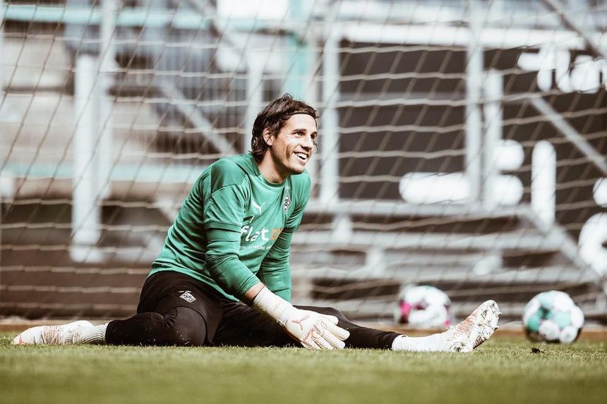 Thủ môn tuyển Thụy Sĩ ngoài đời ăn mặc cá tính-1