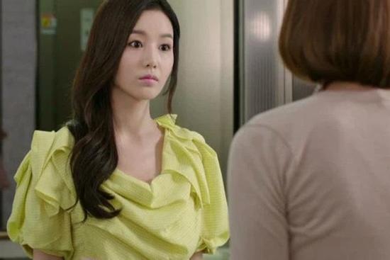 Mẹ chồng rủ đi siêu thị, tôi hồ hởi chuẩn bị để rồi phát ngượng giữa chốn đông người