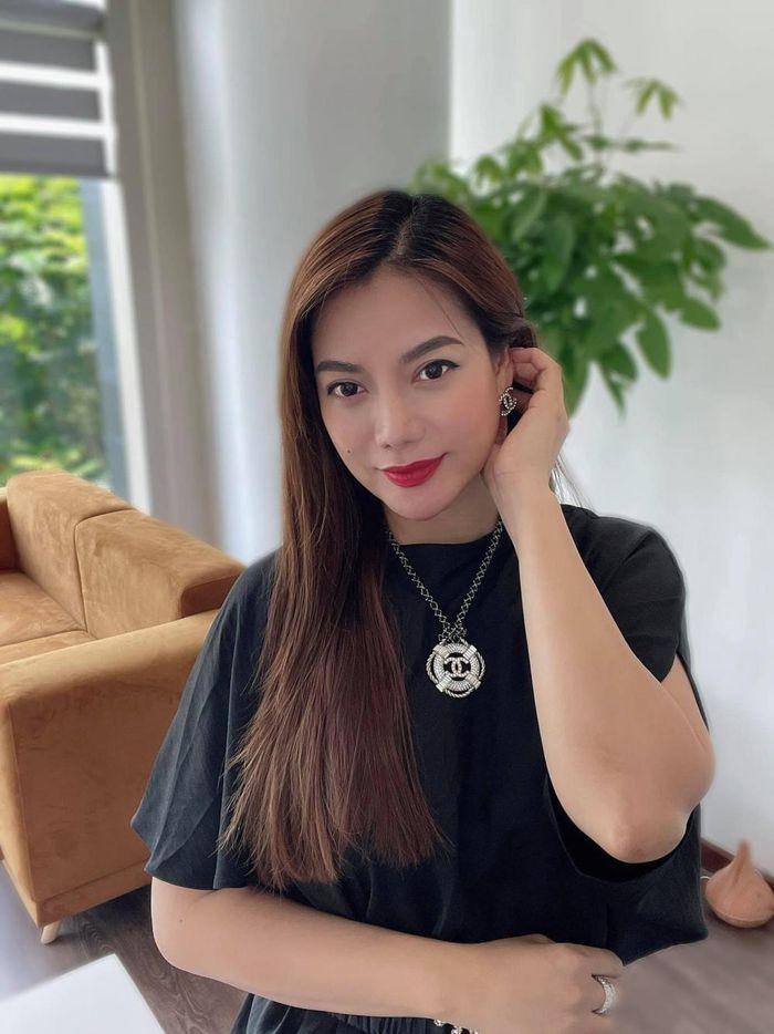 Trương Ngọc Ánh lộ vòng 2 lùm lùm: Béo bụng hay lại mang bầu?-7