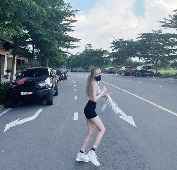 Loạt mỹ nhân Việt lộ vóc dáng thật qua ảnh hậu trường-1