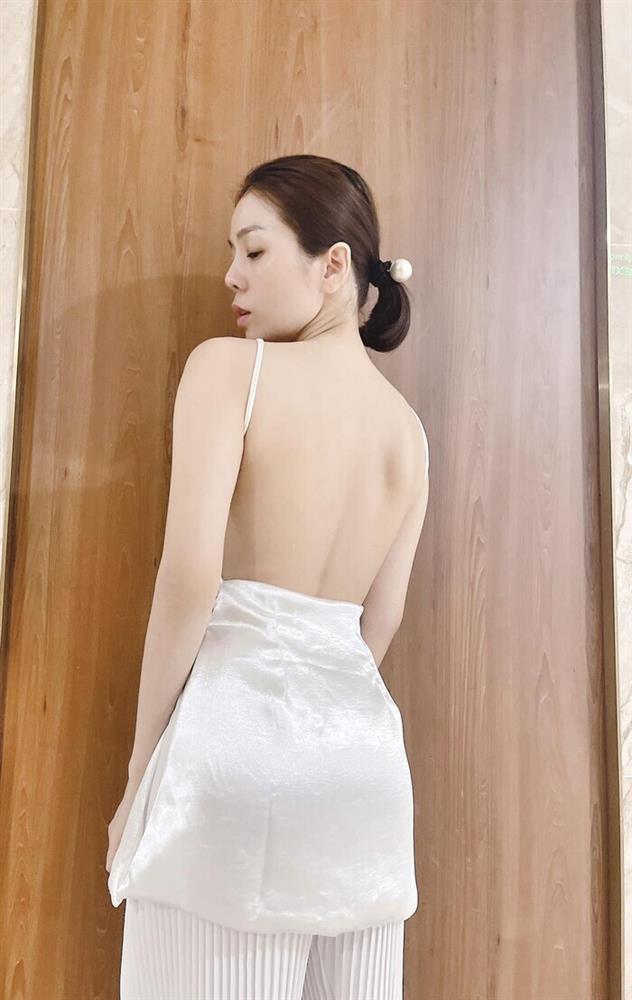 Lệ Quyên đăng ảnh giường chiếu, tương tác cực tình với Lâm Bảo Châu-5