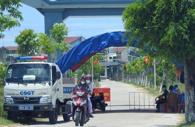 Mắc Covid-19 tự khỏi, người đàn ông ở Hà Tĩnh âm thầm lây cho 19 người-2