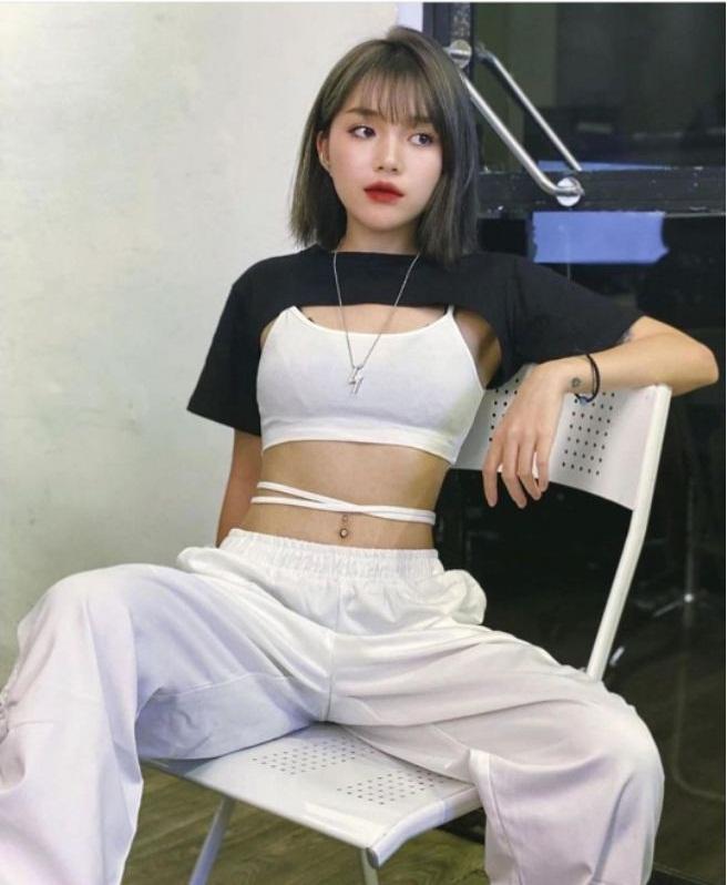 Ngọc Trinh, Đông Nhi diện mốt áo croptop đan dây gợi cảm hết nước chấm-11