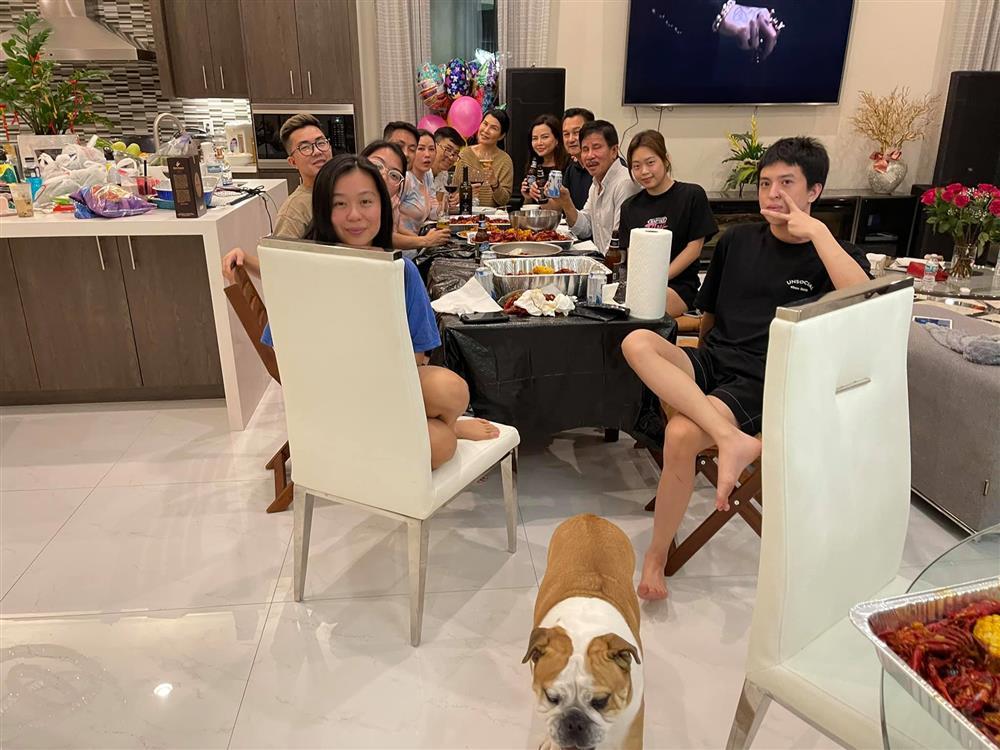 Tiệc cưới lạ đời của Thu Hoài: Cô dâu hì hục làm bếp, chạy bàn, rửa bát-5