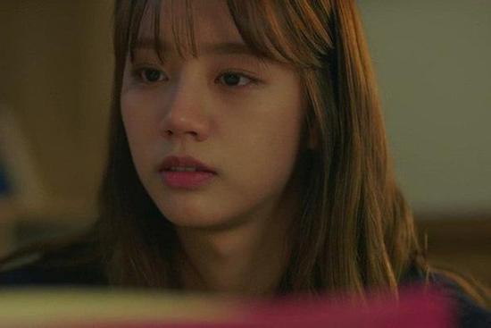 5 rưỡi chiều đi làm về, tôi vừa mở ra đã trông thấy chồng cùng cảnh tượng não nề