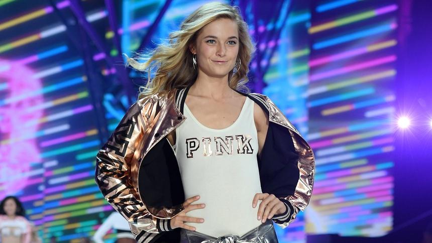 Người mẫu Victorias Secret từng bị lạm dụng tình dục-2