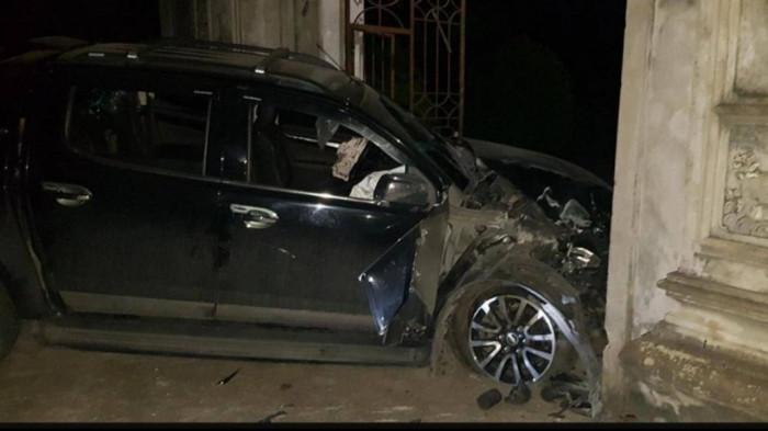 Tông 4 người bị thương nặng, tài xế thảnh thơi ra bãi cỏ ngủ đã tính sau-2