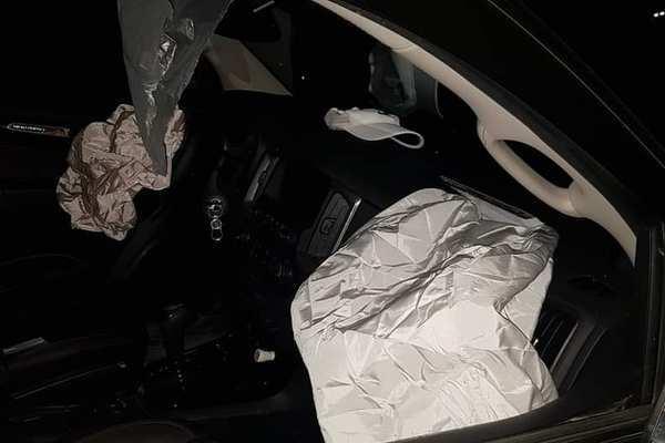 Tông 4 người bị thương nặng, tài xế thảnh thơi ra bãi cỏ ngủ đã tính sau-3