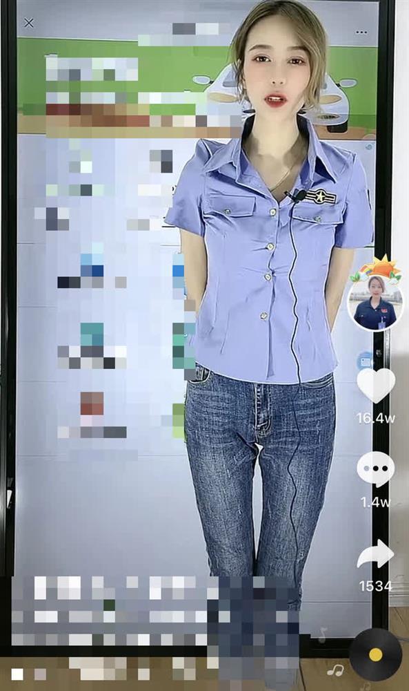 Dạy học lái xe online, nữ cảnh sát bị cấm kênh chỉ vì trang phục-3