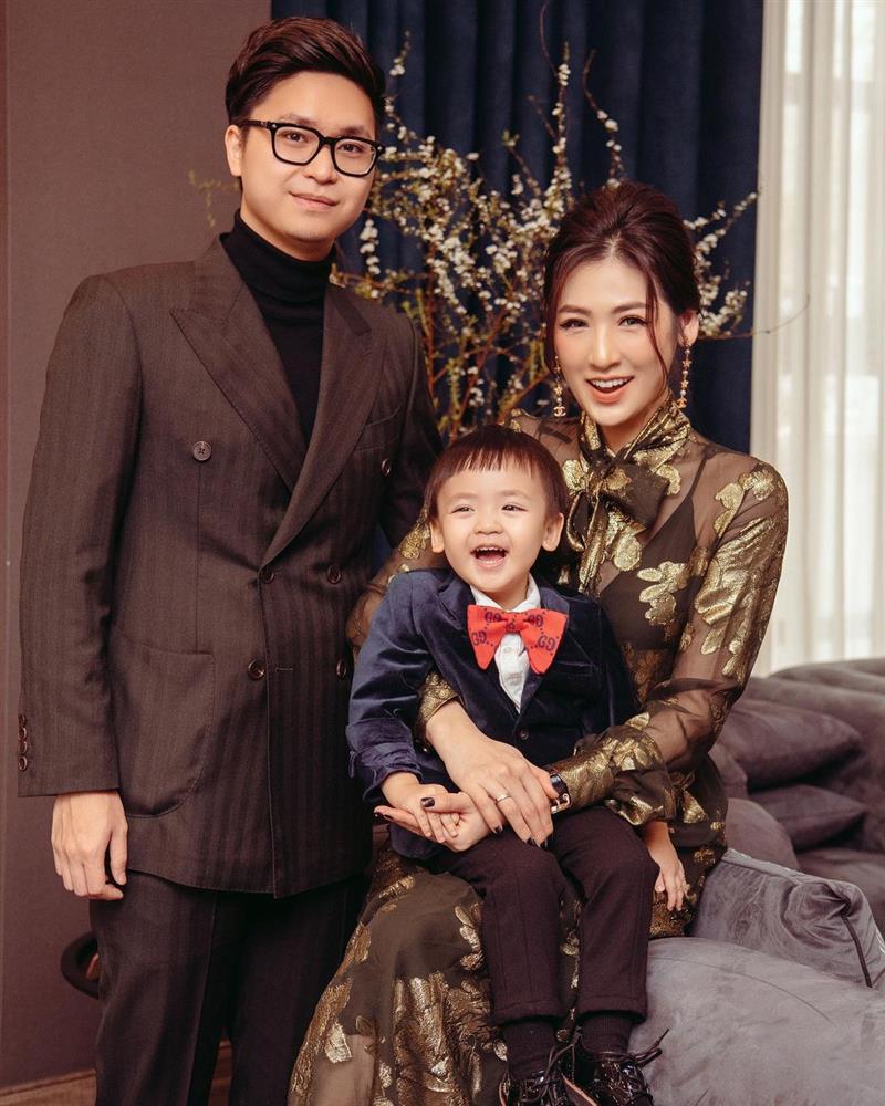 Quý tử Á hậu Tú Anh đẳng cấp hotboy dù bị dìm tới bến-11