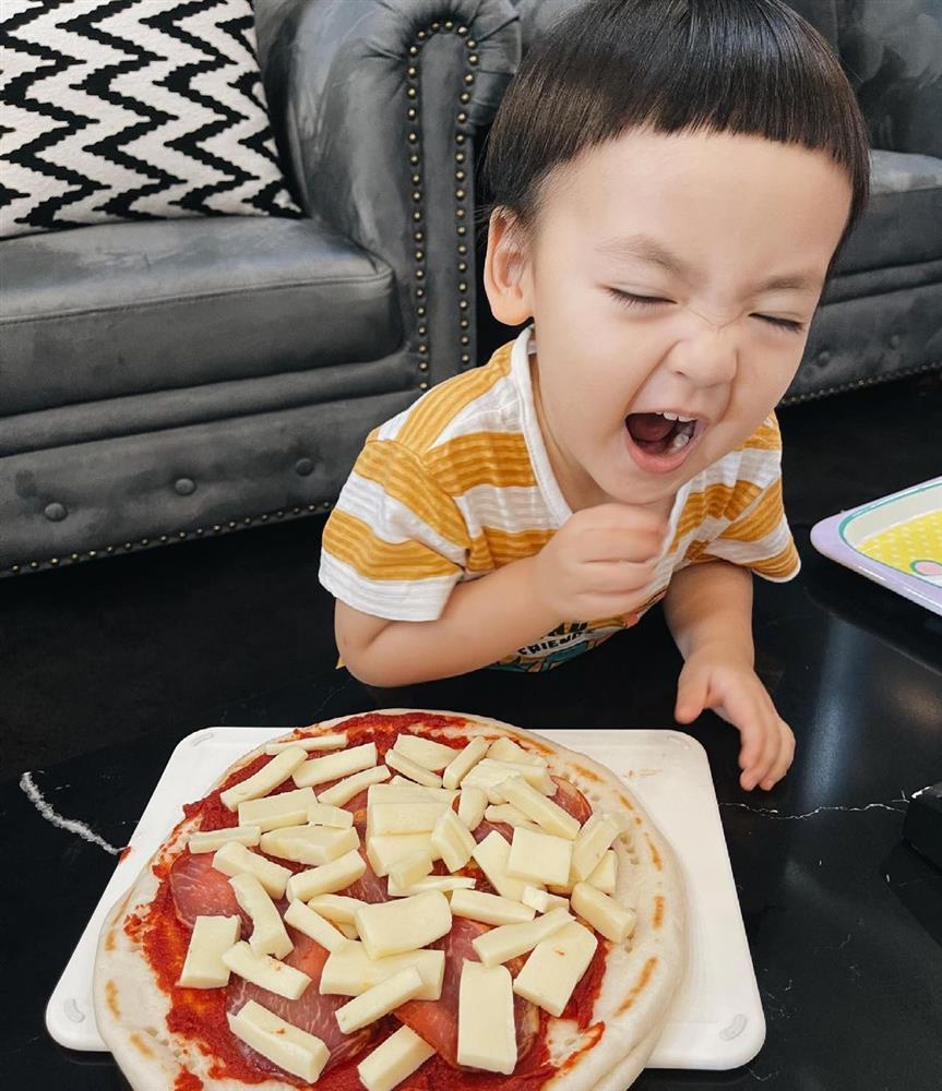 Quý tử Á hậu Tú Anh đẳng cấp hotboy dù bị dìm tới bến-7