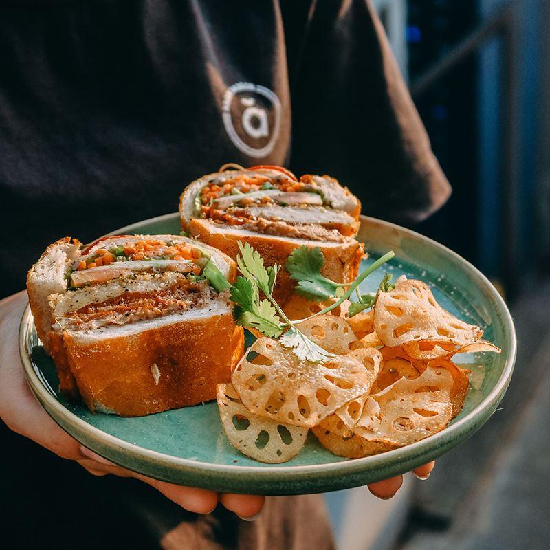 Bánh mì Việt có giá hơn 2 triệu đồng/ổ gây tranh cãi vì mất chất-2