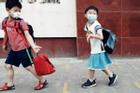 Bé trai xin bố mẹ mặc váy đi học, hành xử của giáo viên khiến nhiều người bức xúc
