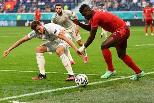 Ấn tượng cờ đỏ sao vàng của Việt Nam trên sân vận động Gazprom Arena-1