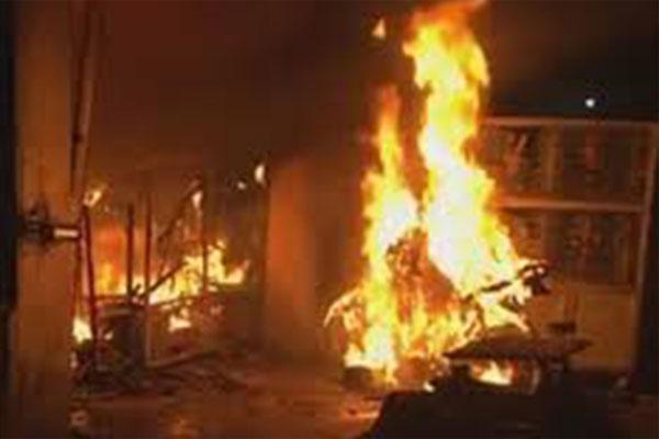 Công an TP.Pleiku giải cứu thành công 2 cháu nhỏ bị bố ruột đổ xăng đòi đốt-1