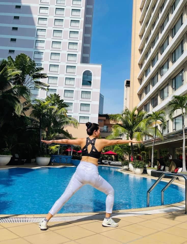 Vợ 7X của Bình Minh zẩy đầm cực sung, nhìn tưởng teen girl-2