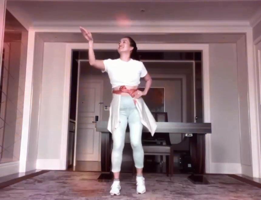 Vợ 7X của Bình Minh zẩy đầm cực sung, nhìn tưởng teen girl-9