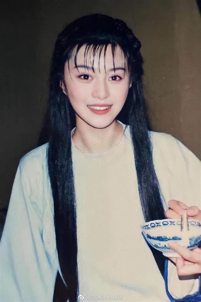 Loạt ảnh chưa từng tiết lộ đẹp u mê của Phạm Băng Băng tuổi 20-4
