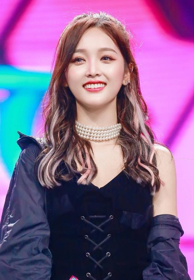 Khoe tạo hình phim mới, Ngô Tuyên Nghi bị tố học Trịnh Sảng mua bài lăng xê nhan sắc-3