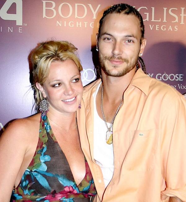 Chồng cũ lợi dụng Britney Spears nhiều năm-2