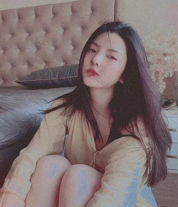 Bồ tin đồn Quang Hải khoe body nóng bỏng, muốn không mê cũng khó-2