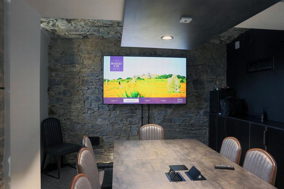 Chi hơn 80 triệu USD biến nhà tù thành khách sạn sang trọng-10