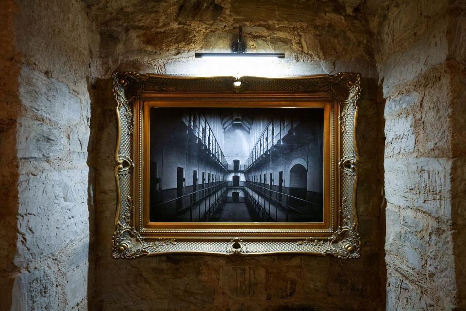 Chi hơn 80 triệu USD biến nhà tù thành khách sạn sang trọng-3