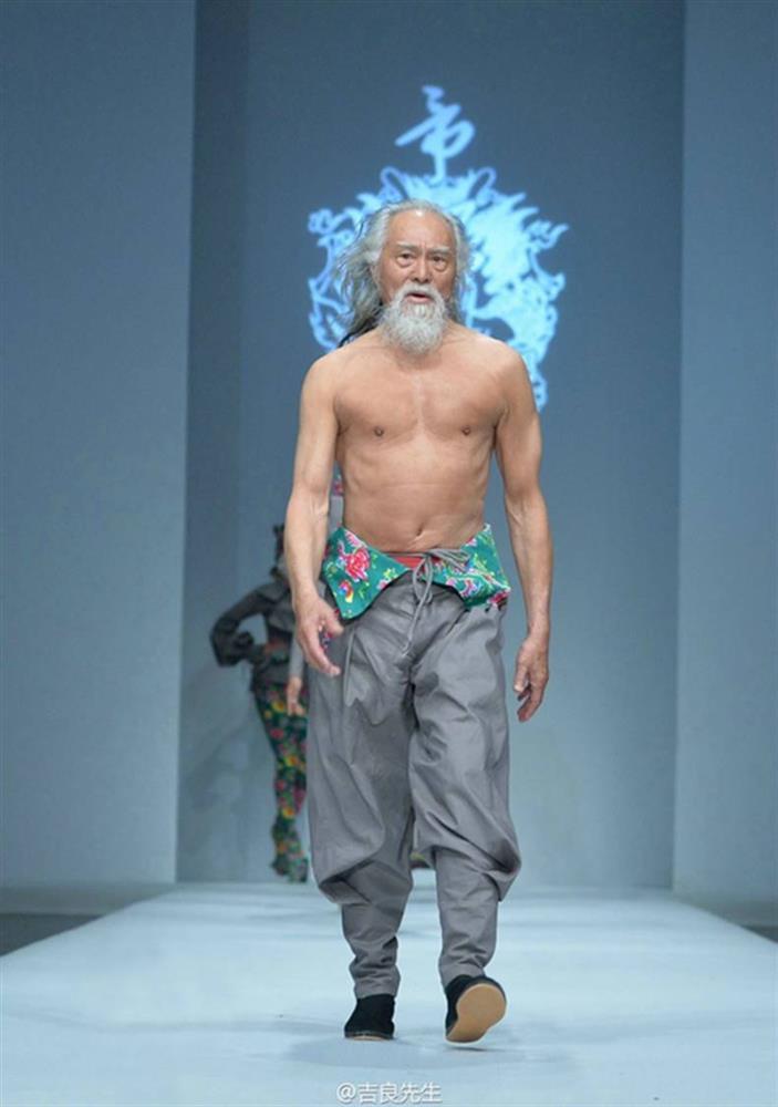 Tài tử đẹp lão nhất xứ Trung: 85 tuổi vẫn tập gym, catwalk cực ngầu-5