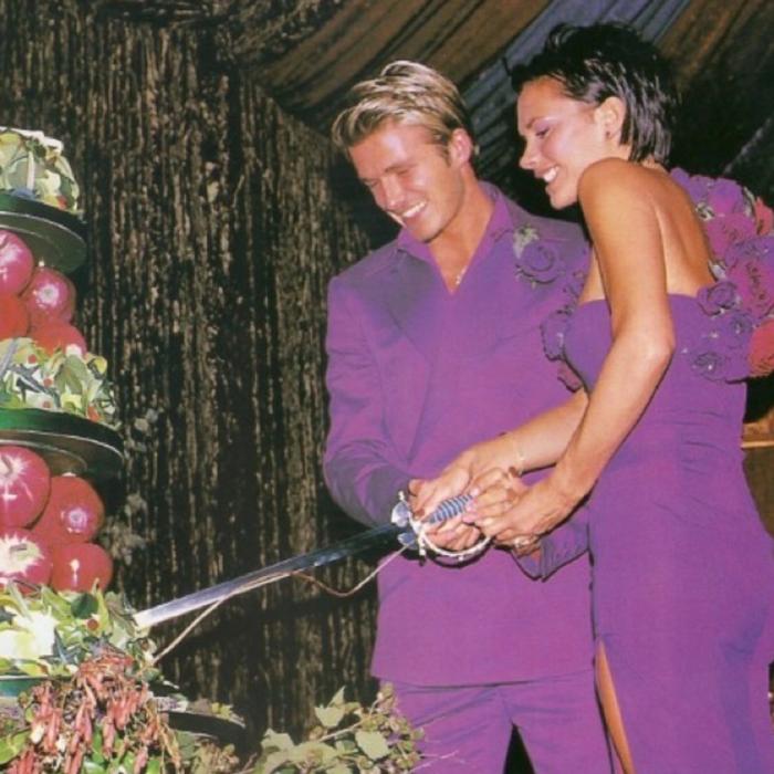 Kỉ niệm 22 năm ngày cưới, David Beckham mặc đồ đôi cùng vợ-1