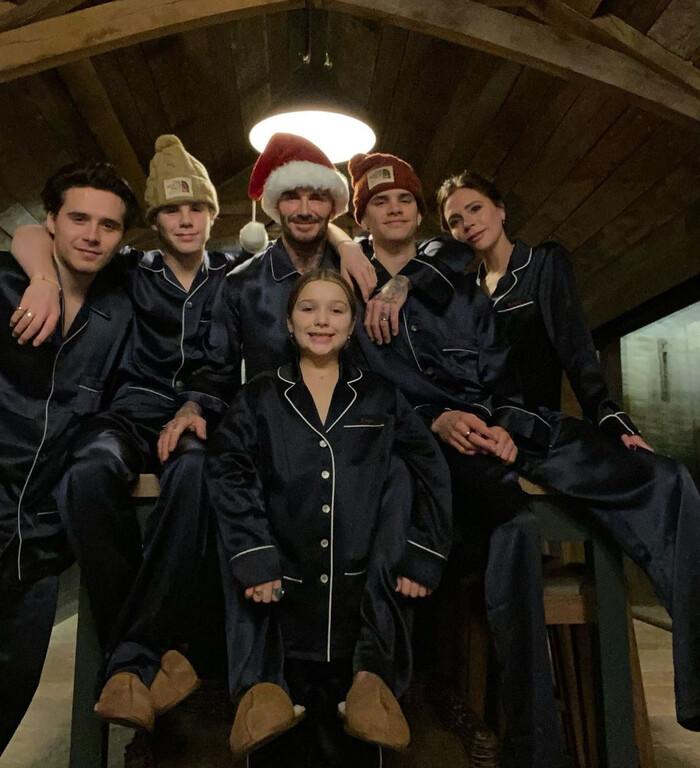 Kỉ niệm 22 năm ngày cưới, David Beckham mặc đồ đôi cùng vợ-8