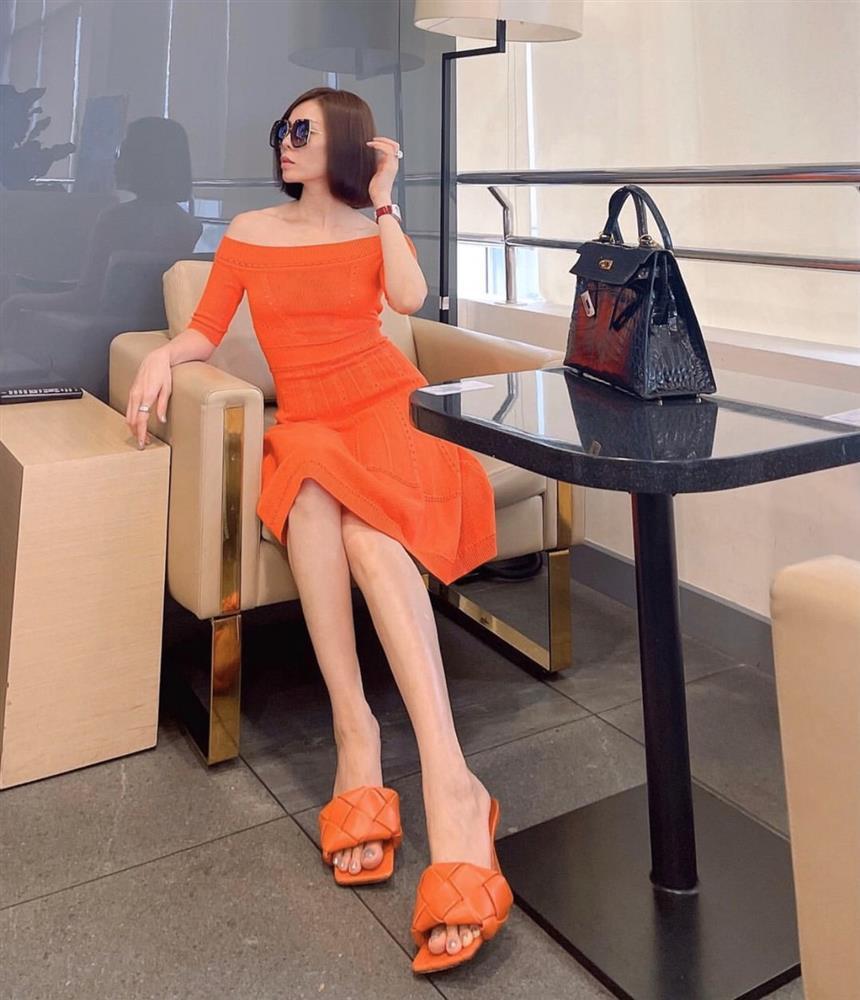 Oan gia ngõ hẹp: 3 lần đụng đồ Gucci, Hà Hồ thắng đậm Lệ Quyên-9