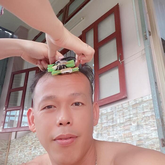 Ông chú Tấn Trường khoe được vợ uốn tóc, xem thành quả suýt ngất-1