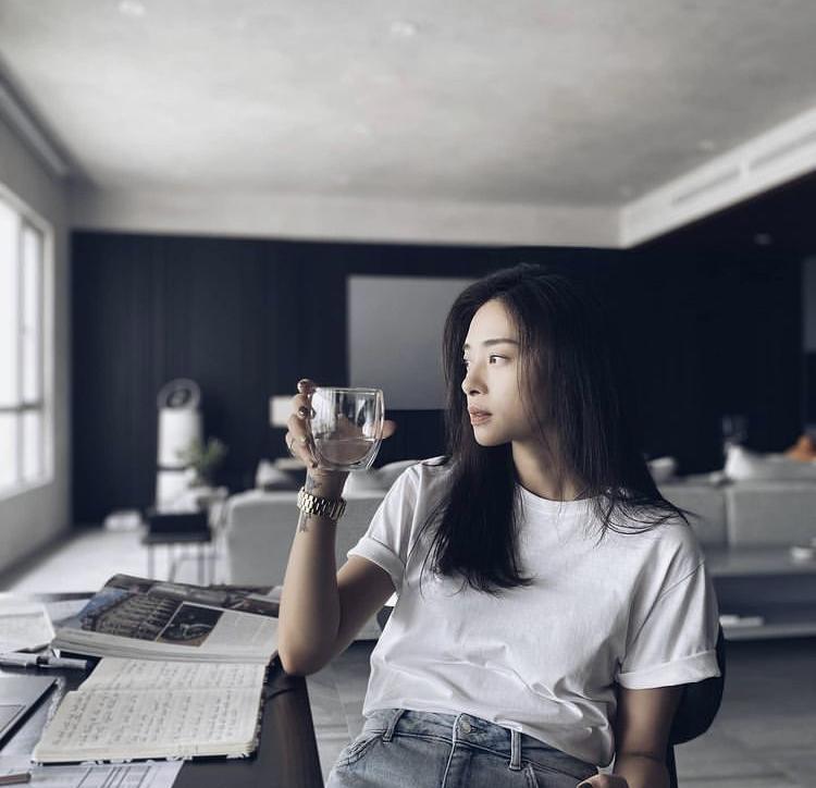 Đả nữ Ngô Thanh Vân chuộng style tối giản nhưng khí chất ngời ngời-7