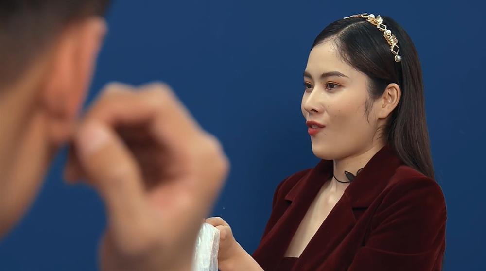 Hương Vị Tình Thân tập 55: Nam đỡ cho Long 1 nhát dao từ gã chí phèo-9