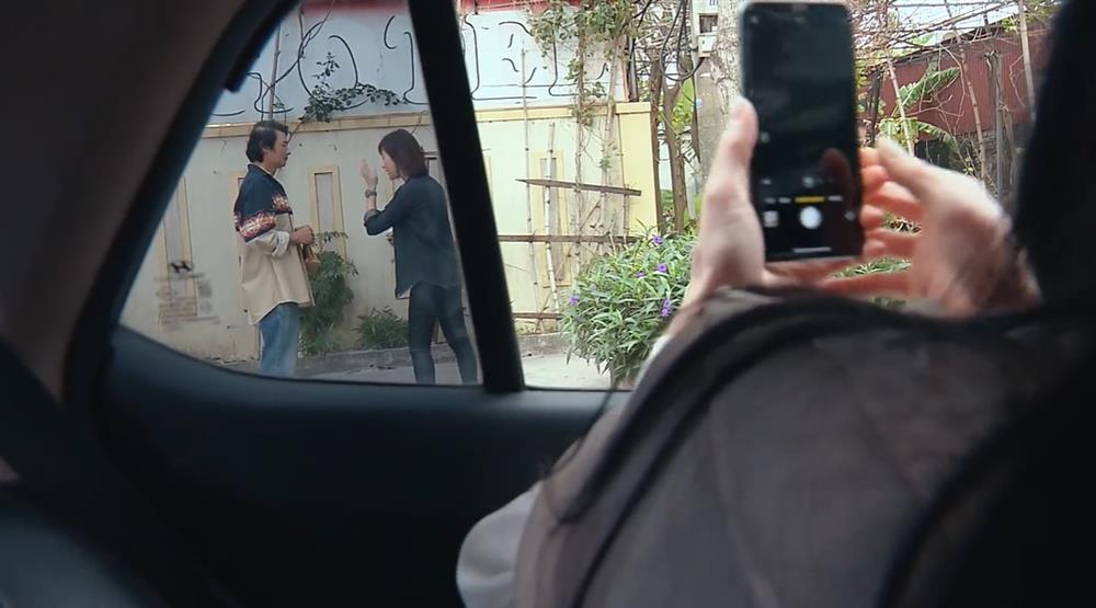 Hương Vị Tình Thân tập 55: Nam đỡ cho Long 1 nhát dao từ gã chí phèo-15