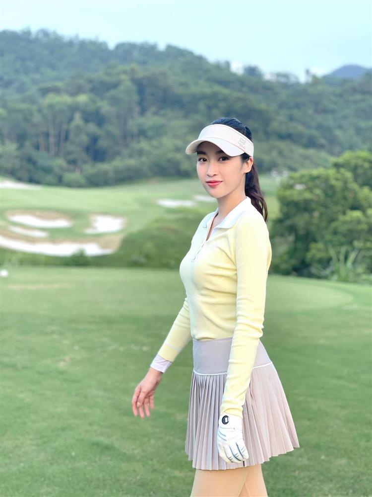 Đỗ Mỹ Linh chơi golf: Đã hết phèn nhờ chi tiền không tiếc tay-7