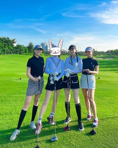 Sau 4 tháng ở ẩn, Hương Giang tái xuất đi chơi golf cùng Đỗ Mỹ Linh?-1