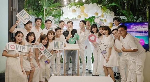 Loạt sao Việt mở công ty chăn gà, trong tay toàn thứ dữ, đẻ trứng vàng-1